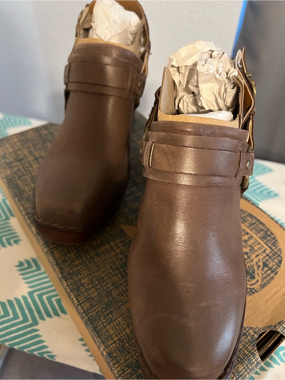 NWT Born Brown Leather Slingback Clog with Brass Ring Size 8 - Picture 8 of 14